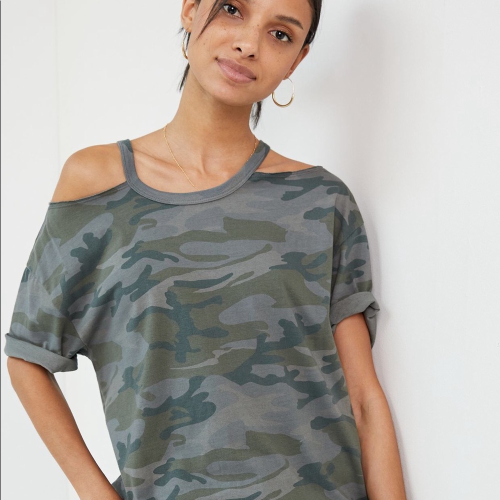 Anthropologie | BOYFRIEND CUT-OUT TEE | Size Med